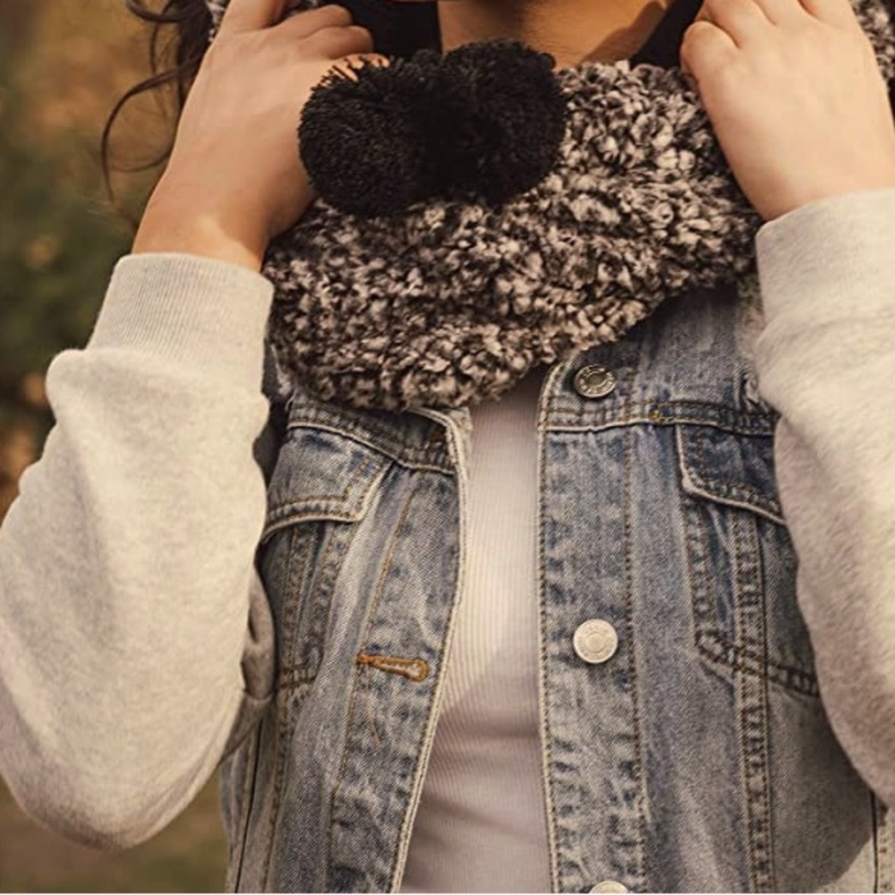 NEW Muk Luks Frosted Sherpa Neck Warmer Scarf